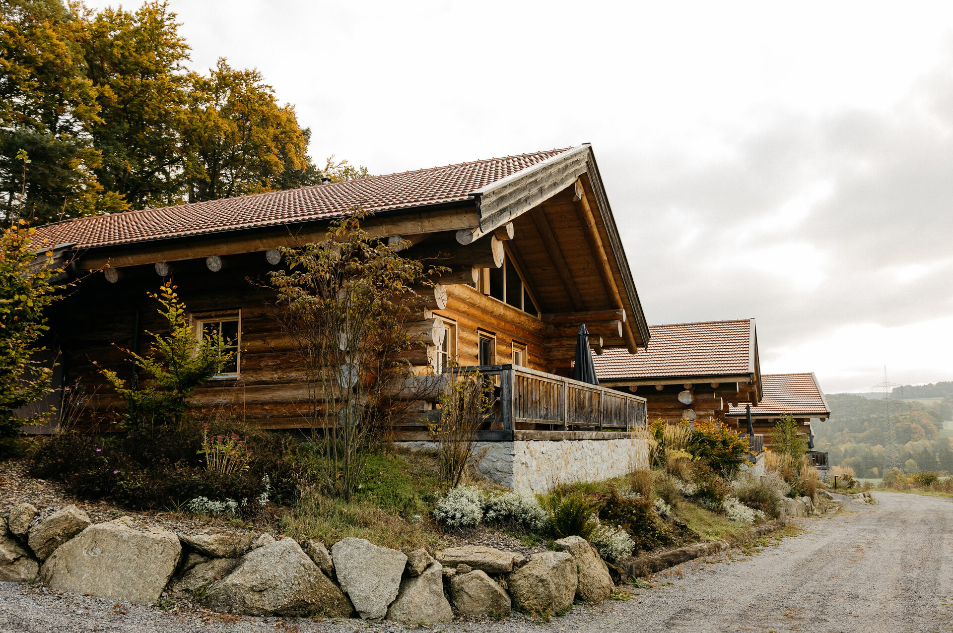 Laumertal Luxus-Chalets in herbstlicher Umgebung